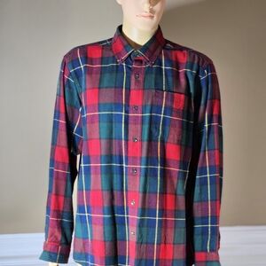 LL BEAN CLASSIC FOR WINTER!Men's Plaid Shirt - Red and Green
